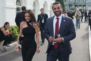 El director del FBI, Kash Patel, se compromete con su novia, la cantante Alexis Wilkins