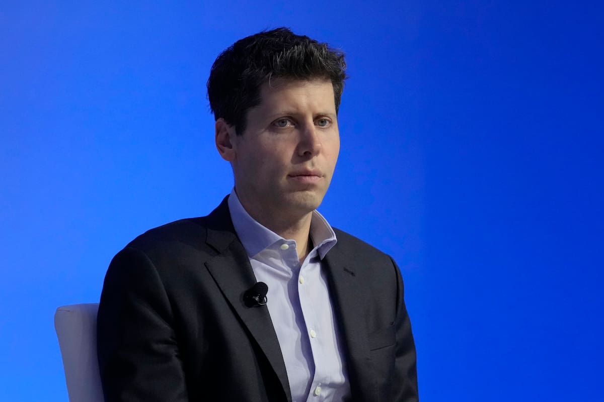 ARCHIVO - El director general de OpenAI, Sam Altman, participa en la conversación durante una cumbre de ejecutivos celebrada en paralelo al Foro de Cooperación Asia-Pacífico el 16 de noviembre de 2023 en San Francisco. (AP Foto/Eric Risberg, Archivo)