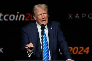 Trump dice preocuparse por los estadounidenses. Ellos creen que prioriza su riqueza, sondeo AP-NORC