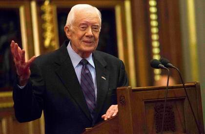 ARCHIVO - El expresidente de EEUU Jimmy Carter habla el 3 de febrero de 2016 en la Casa de los Lores, en Londres. (Neil Hall/Pool Photo vía AP, Archivo)