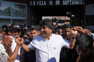 Gobierno boliviano desmiente al jefe de la policía y declara prioridad la captura de Evo Morales