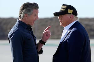(Archivo) El gobernador de California, Gavin Newsom, celebró la decisión de un tribunal federal sobre el bloqueo de los aranceles impuestos por Donald Trump