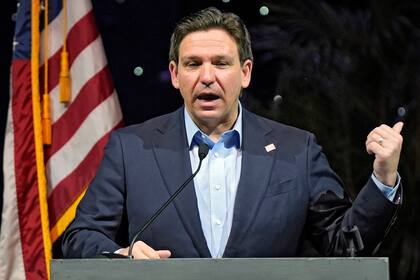 Archivo.- El gobernador de Florida, Ron DeSantis, durante un evento por el Día del Gobernador, el 8 de febrero de 2024, en Tampa, Florida