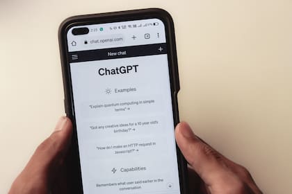 ARCHIVO-. El jefe de IA del Pentágono alertó sobre el uso del ChatGPT