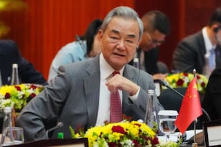 Canciller chino insta a EE.UU. y Beijing a "superar obstáculos" antes de cumbre presidencial