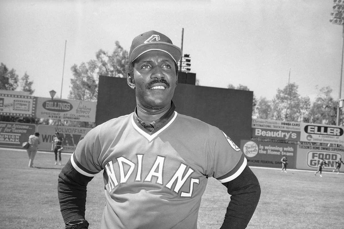 ARCHIVO - El pelotero dominicano Rico Carty posa con el uniforme de los Indios de Cleveland en 1976. (AP Foto)