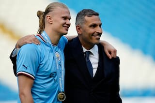 El presidente del Manchester City, salpicado por un escándalo, colaboró con Trump y Macron