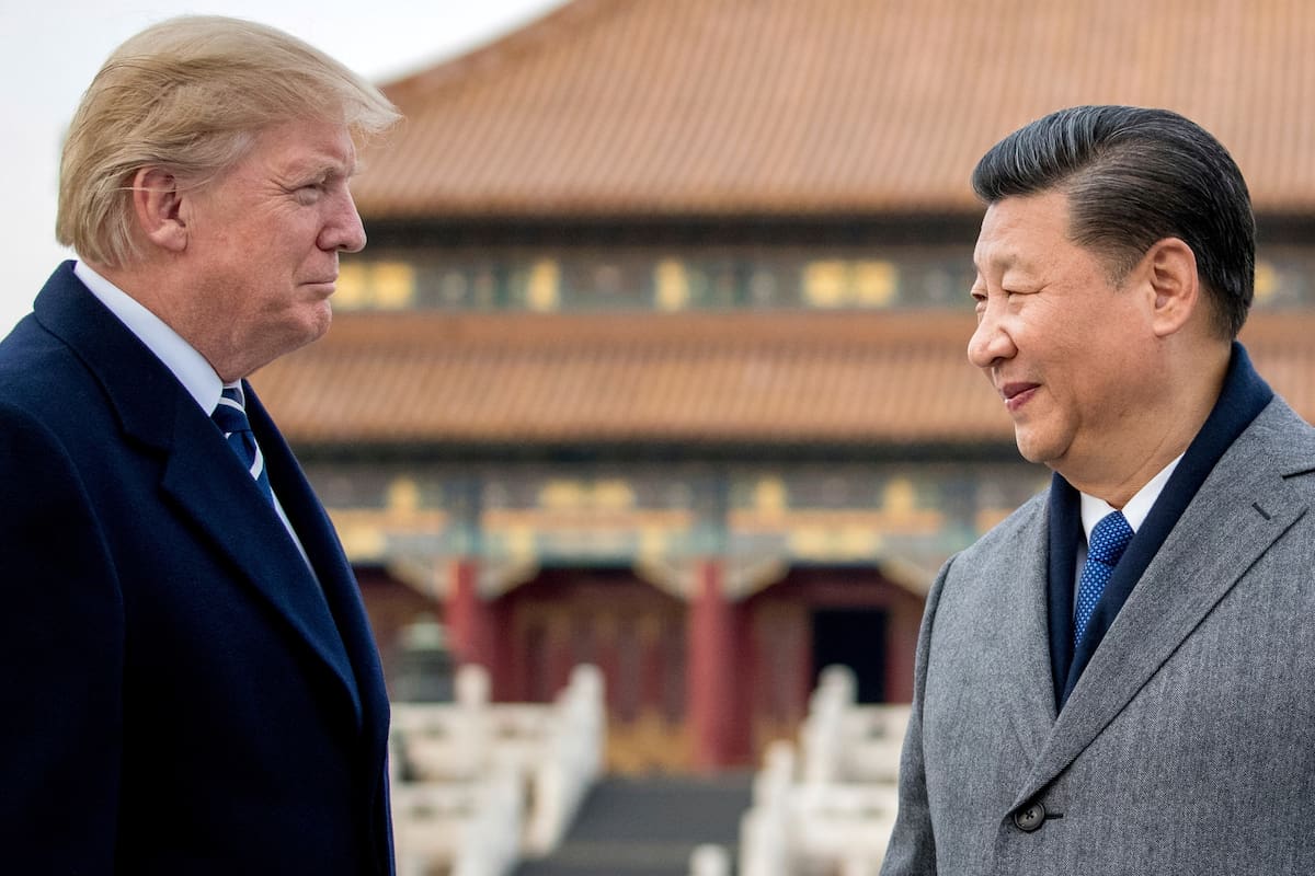 ARCHIVO - El presidente Donald Trump, a la izquierda, y el presidente de China, Xi Jinping, visitan