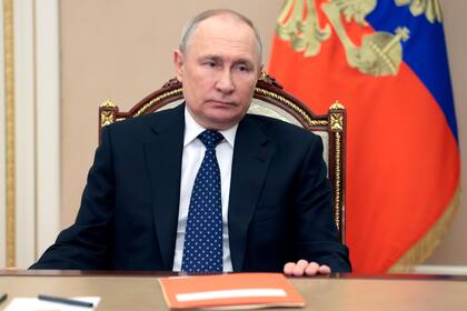 ARCHIVO - El presidente ruso Vladímir Putin preside una reunión de su Consejo de Seguridad vía videoconferencia en la residencia de Novo-Ogaryovo, el 3 de marzo de 2023, en las afueras de Moscú. (Mikhail Metzel, Sputnik, Kremlin foto compartida vía AP, archivo)