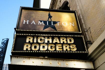 ARCHIVO - El Richard Rodgers, casa del musical "Hamilton", el 13 de mayo de 2020 en Nueva New York. Los teatros de Broadway que presentan los musicales "The Lion King", "Hamilton" y "Wicked" abren el martes 14 de septiembre de 2021. (Foto por Evan Agostini/Invision/AP, Archivo)