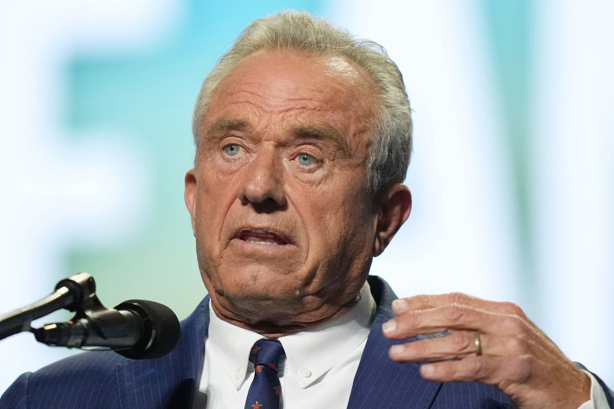 ARCHIVO - El secretario de Salud y Servicios Humanos de Estados Unidos, Robert F. Kennedy Jr., habla