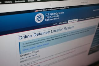 Defensores buscan impedir que el ICE oculte ubicación de detenidos con orden final de expulsión