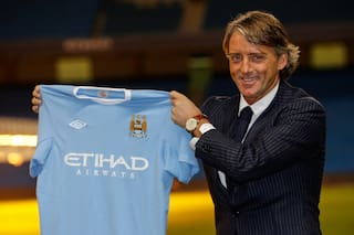 Mancini, ex técnico del Man City, dice que el escándalo financiero "no me preocupa"