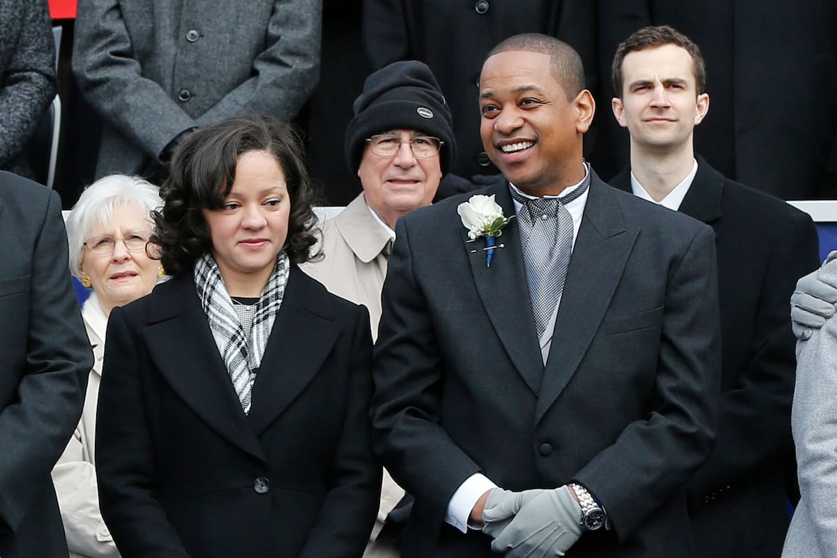 ARCHIVO - El vicegobernador de Virginia, Justin Fairfax, y su esposa, Cerina, en la investidura del gobernador Ralph Northam en el Capitolio de Richmond, el sábado 13 de septiembre de 2018. (Foto AP/Kevin Morley, Archivo)