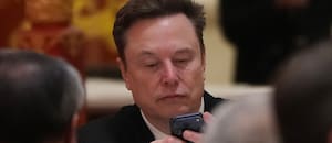 Elon Musk le puso fecha al final del celular, y explicó qué lo reemplazará