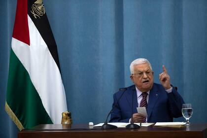 ARCHIVO _ En esta foto del 12 de mayo del 2021, el presidente palestino Mahmoud Abbas habla en una reunión del comité ejecutivo de la Organización de Liberación de Palestina y el comité central de Fatah en la sede de la Autoriad Palestina en Ramalá, Cisjordania.  (AP Foto/Majdi Mohammed)