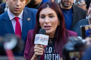 Laura Loomer se reúne con Zelensky en Ucrania tras modificar su postura sobre la guerra