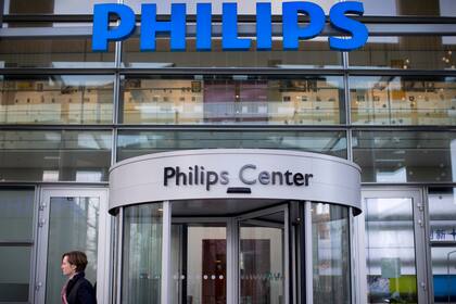 ARCHIVO - Esta fotografía del 27 de enero de 2015 muestra el Centro Philips en Amsterdam, Holanda. (AP Foto/Peter Dejong, Archivo)