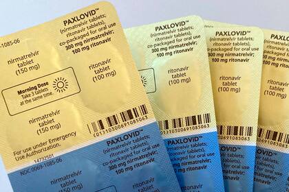 ARCHIVO - Esta fotografía del lunes 1 de agosto de 2022 muestra dosis del medicamento Paxlovid de Pfizer contra el COVID-19, en Nueva York. (AP Foto/Stephanie Nano, archivo)