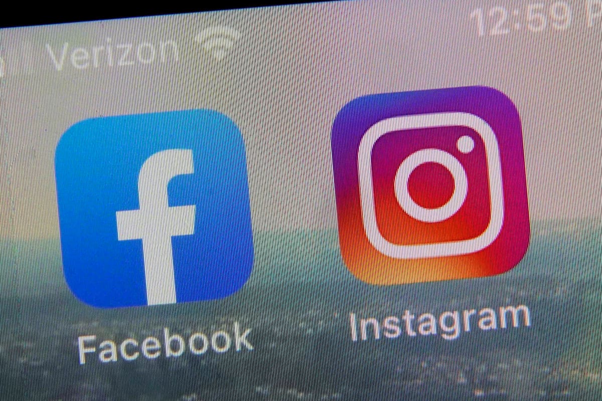 ARCHIVO - Esta fotografía muestra los logotipos de aplicaciones móviles de Facebook e Instagram el 5 de octubre de 2021, en Nueva York. (AP Foto/Richard Drew, archivo)