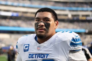 Penei Sewell, elegido mejor tackle de la NFL por panel de AP