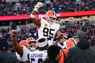 Myles Garrett de los Rams es elegido mejor ala defensiva de la NFL por panel de AP