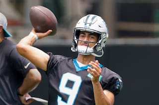 Los campamentos de la NFL abren con diez nuevos entrenadores, cambios de QB y renovadas esperanzas