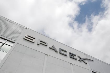 Archivo.- Foto del exterior de la sede de SpaceX en Hawthorne, California, tomada el 25 de mayo de 2023 (AP Foto/Jae C. Hong, Archivo)