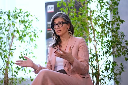 ARCHIVO - Francesca Albanese, relatora especial de la ONU para Cisjordania y Gaza, en entrevista con