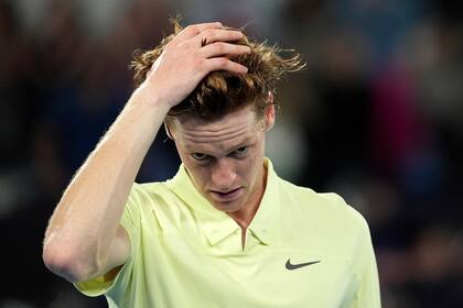 ARCHIVO - Jannik Sinner reacciona tras derrotar a Alexander Zverev en la final del Abierto de Australia, el domingo 26 de enero de 2025. (AP Foto/Ng Han Guan)