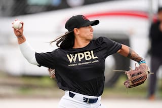 Una nueva liga marca otro gran momento en la historia dispersa del béisbol profesional femenino