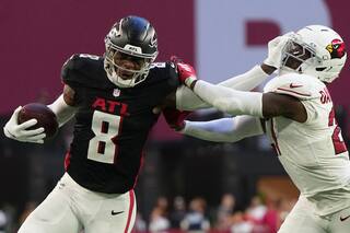 Trey McBride es elegido mejor ala cerrada de la NFL por un panel de AP
