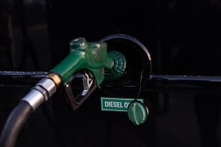 Diésel alcanza récord de 5,85 dólares en EE.UU. por la guerra con Irán y el suministro de combustible