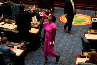 Socialista democrática, Angie Nixon ganó las primarias en Florida; ¿podrá ganar en noviembre?