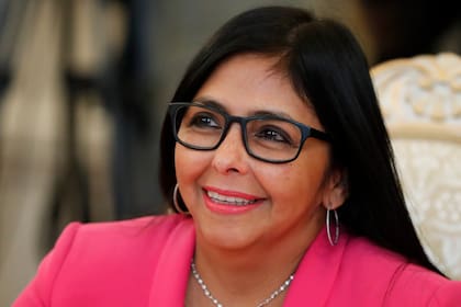 ARCHIVO - La vicepresidenta de Venezuela, Delcy Rodríguez, participa en conversaciones con el minist