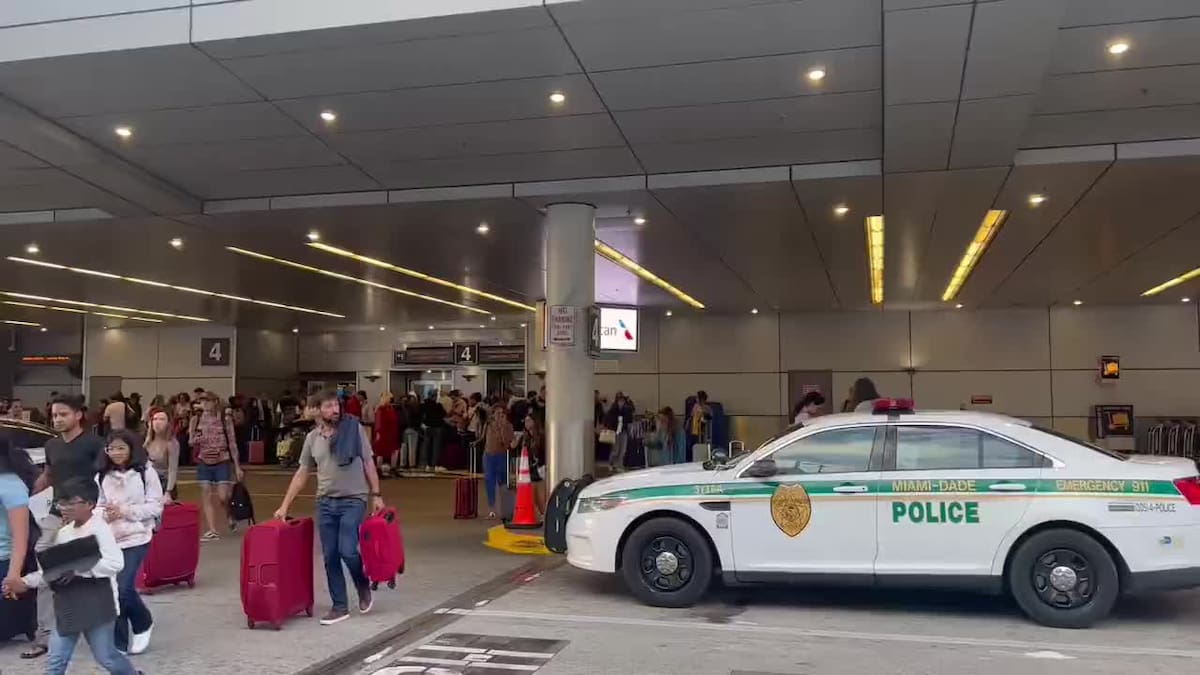 Notícias da Flórida hoje, ao vivo: Terminais do aeroporto de Miami reabrem após evacuação devido a pacote suspeito