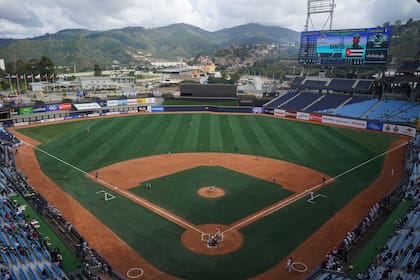 ARCHIVO - México y Cuba se enfrentan en un juego de la Serie del Caribe el 5 de febrero de 2023, en el Estadio Monumental Simón Bolívar de Caracas (AP Foto/Fernando Llano, archivo)
