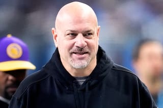 Cowboys suman a Mike Pettine al staff defensivo tras mal inicio del coordinador Christian Parker