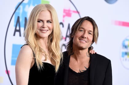 ARCHIVO - Nicole Kidman, a la izquierda, y Keith Urban llegan a los American Music Awards el 19 de noviembre de 2017, en Los Ángeles.
(Foto Jordan Strauss/Invision/AP, archivo)