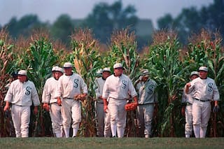 La nostalgia de Campo de Sueños sigue viva con los Jugadores Fantasma en Iowa y el béisbol