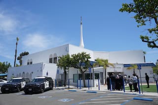 Acusan de asesinato a adolescente que transmitió en vivo tiroteo en mezquita de San Diego