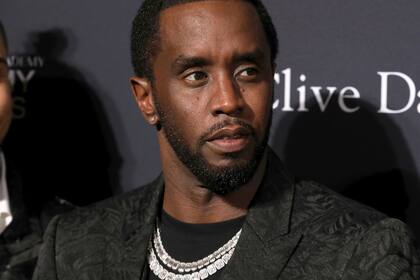 ARCHIVO - Sean Combs llega a la gala previa a los Grammy y saludo a los íconos de la industria en el Hotel Beverly Hilton el sábado 25 de enero de 2020 en Beverly Hills, California. (Foto Mark Von Holden/Invision/AP, archivo)