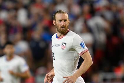 ARCHIVO - Tim Ream, de Estados Unidos, durante el segundo tiempo de un partido de fútbol del Grupo C de la Copa América contra Uruguay, el lunes 1 de julio de 2024, en Kansas City, Missouri. (AP Foto/Reed Hoffmann, Archivo)