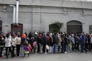 Países de la UE acuerdan modelo para enviar migrantes rechazados a “centros de retorno” en 2027