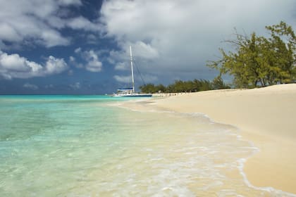 Arenas blancas y un mar transparente en Turks Caicos, el archipiélago que ya no tiene casos de coronavirus y exigirá un test negativo de Covid-19 a los visitantes