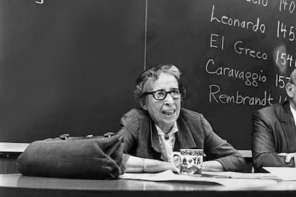 Arendt durante un seminario en Nueva York, en febrero de 1969
