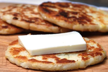 Con queso, otra variante para acompañar este bocado.