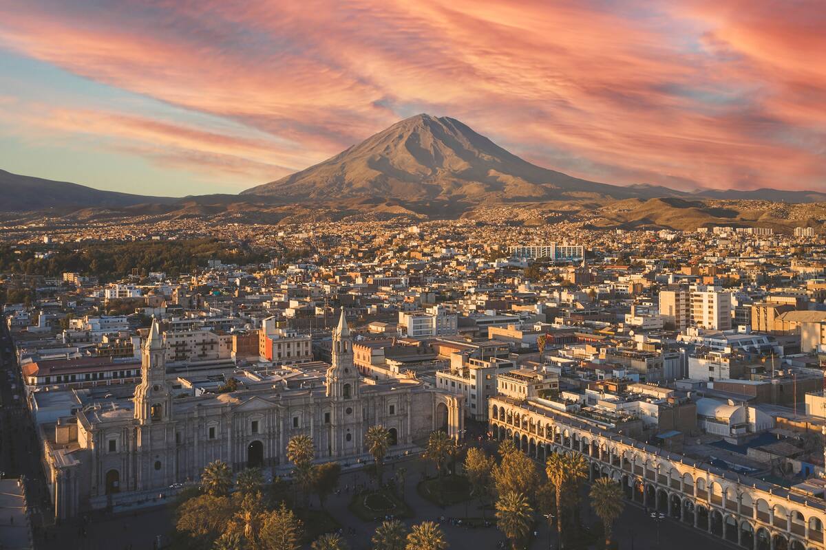 Arequipa, la ciudad natal de Vargas Llosa, está rodeada de volcanes