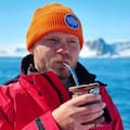 Es de Siberia, tenía un sueño y un duro evento lo sorprendió en la Argentina