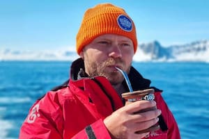 Es de Siberia, tenía un sueño y un duro evento lo sorprendió en la Argentina